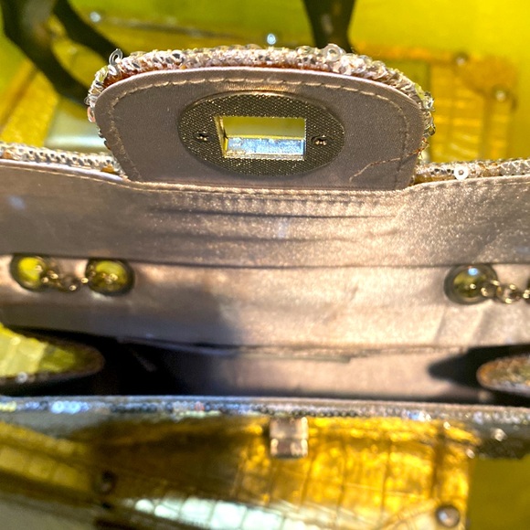 APT 9 SILVER SEQUIN PURSE W/SHOULDER-CHAIN - Picture 6 of 8